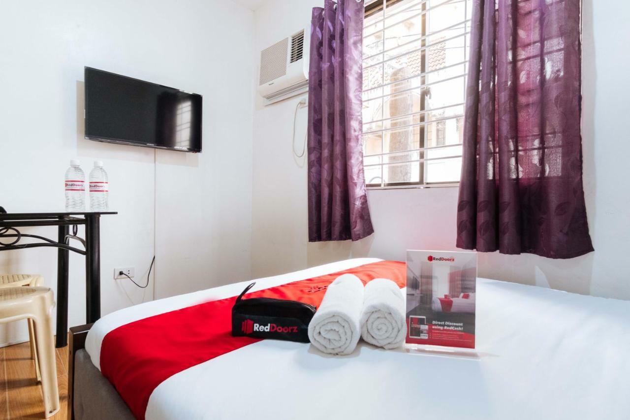 Reddoorz Near Robinsons Place Hotel Manila